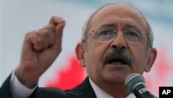 Brüksel'de temaslarda bulunan CHP lideri Kemal Kılıçdaroğlu, Rehyanlı'daki saldırı konusunda Başbakan Erdoğan'ı hedef aldı.